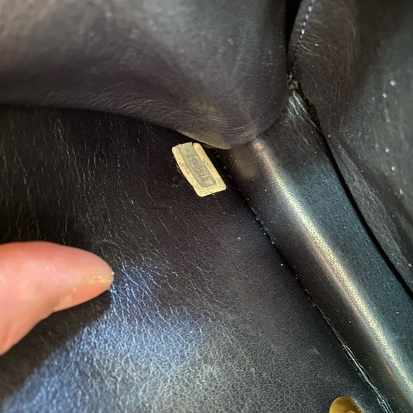 Authentic vintage Chanel coco logo wallet on chain - Picture 13 of 16